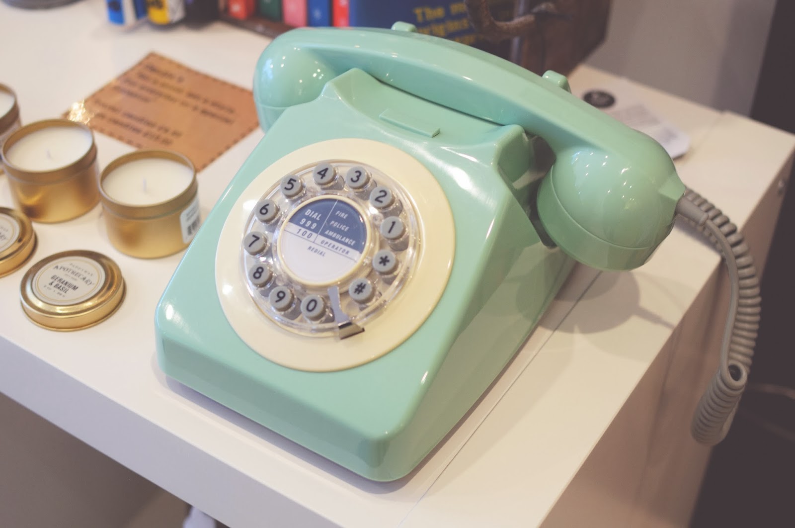 retro phone