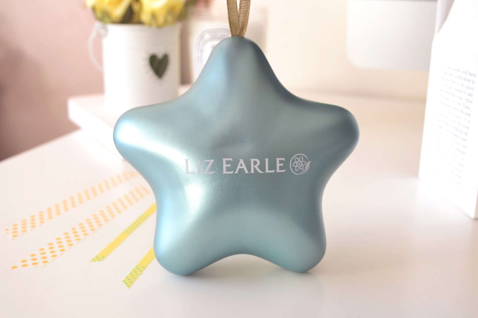 Liz earle christmas star Liz earle christmas star